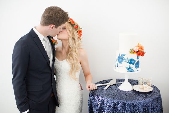 Modern + Preppy Wedding with Navy Blue and Tangerine - www.theperfectpalette.com - Color Ideas for Weddings +Parties