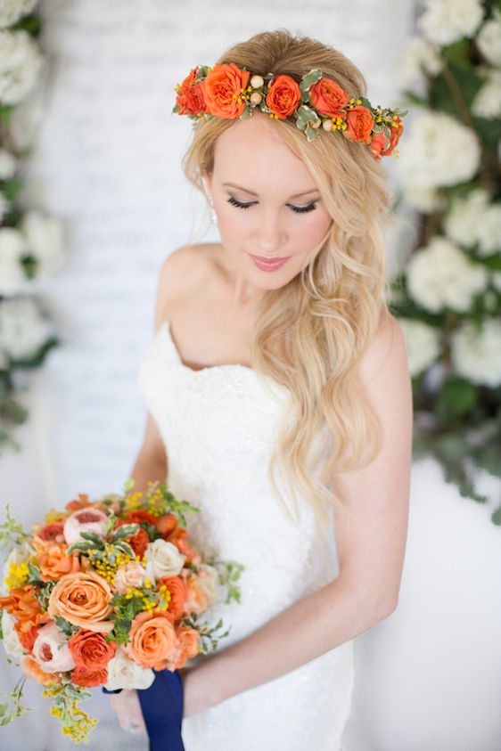 Modern + Preppy Wedding with Navy Blue and Tangerine - www.theperfectpalette.com - Color Ideas for Weddings +Parties