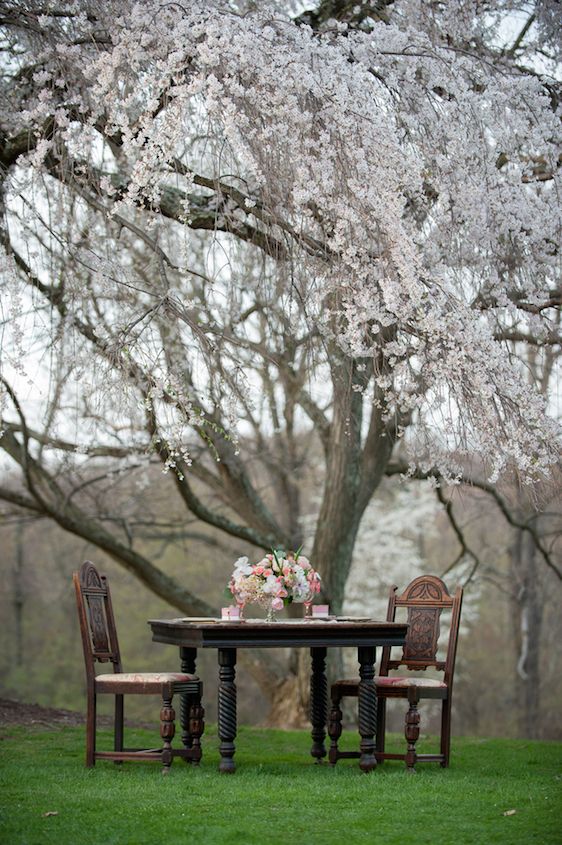 English Manor Styled Wedding in Pennsylvania - www.theperfectpalette.com - Jenni Grace Photography, florals by The Farmer's Daughter, Devoted to You Events, BBG Couture gowns