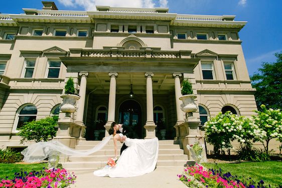  Just Married' in Minnesota, photography by Jeannine Marie Photography, floral design by Julia's Blooms, planning by The Simply Elegant Group