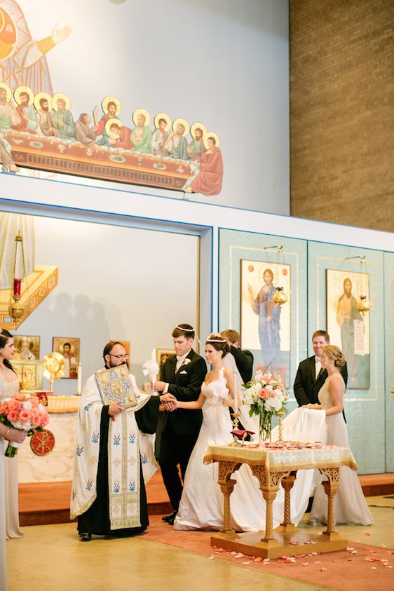  Just Married' in Minnesota, photography by Jeannine Marie Photography, floral design by Julia's Blooms, planning by The Simply Elegant Group