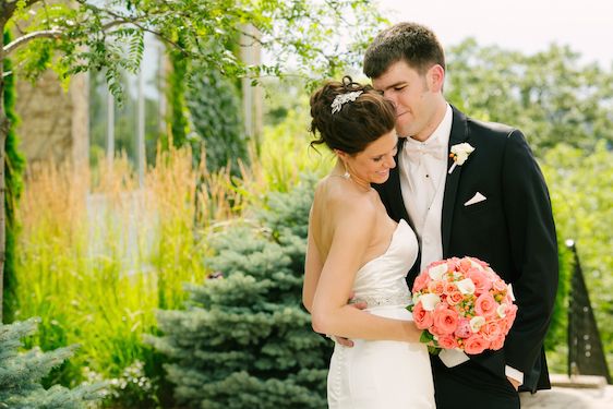  Just Married' in Minnesota, photography by Jeannine Marie Photography, floral design by Julia's Blooms, planning by The Simply Elegant Group