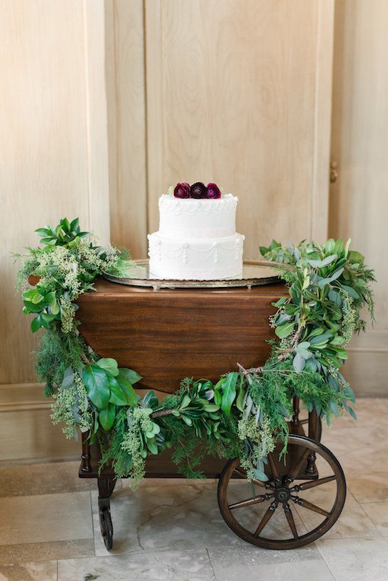  1920s Inspired Green and Gold Wedding Inspiration