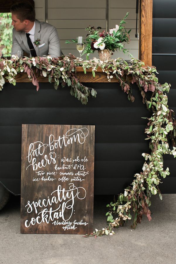  Organic Wedding Inspo with a Subtle Blackberry Theme