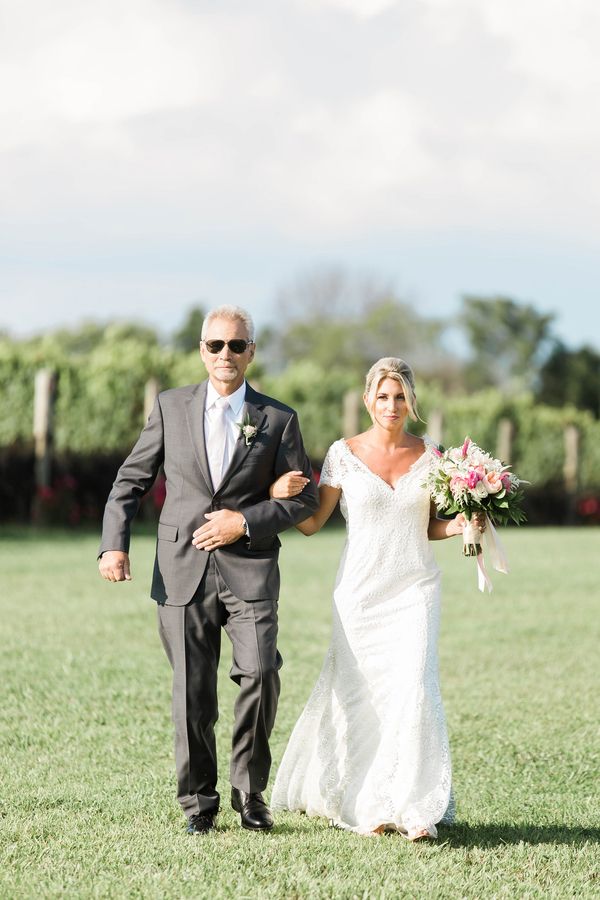  Lindsey and Michael's Bright and Airy Virginia Wedding