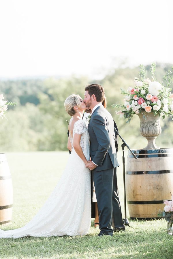  Lindsey and Michael's Bright and Airy Virginia Wedding