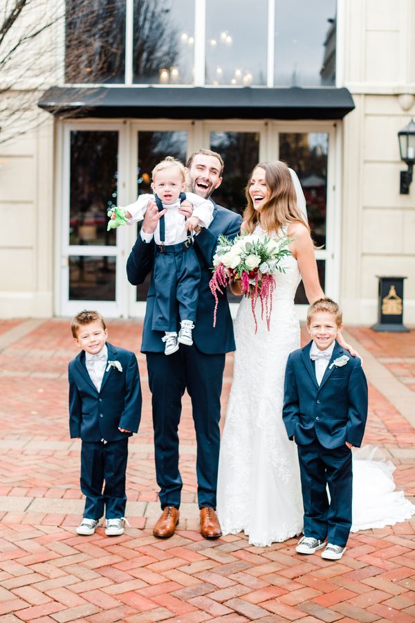  Walking in a Winter Wedding Wonderland in Virginia