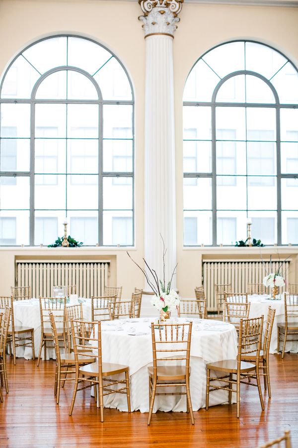  Walking in a Winter Wedding Wonderland in Virginia