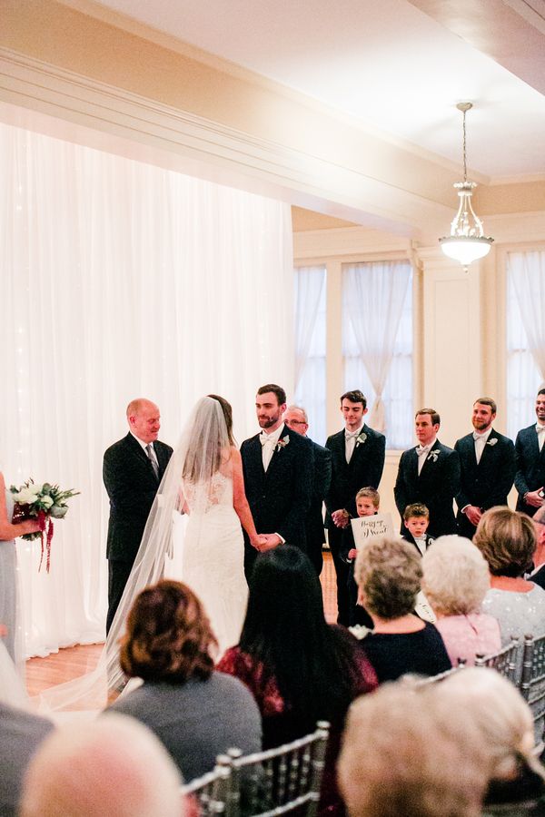  Walking in a Winter Wedding Wonderland in Virginia