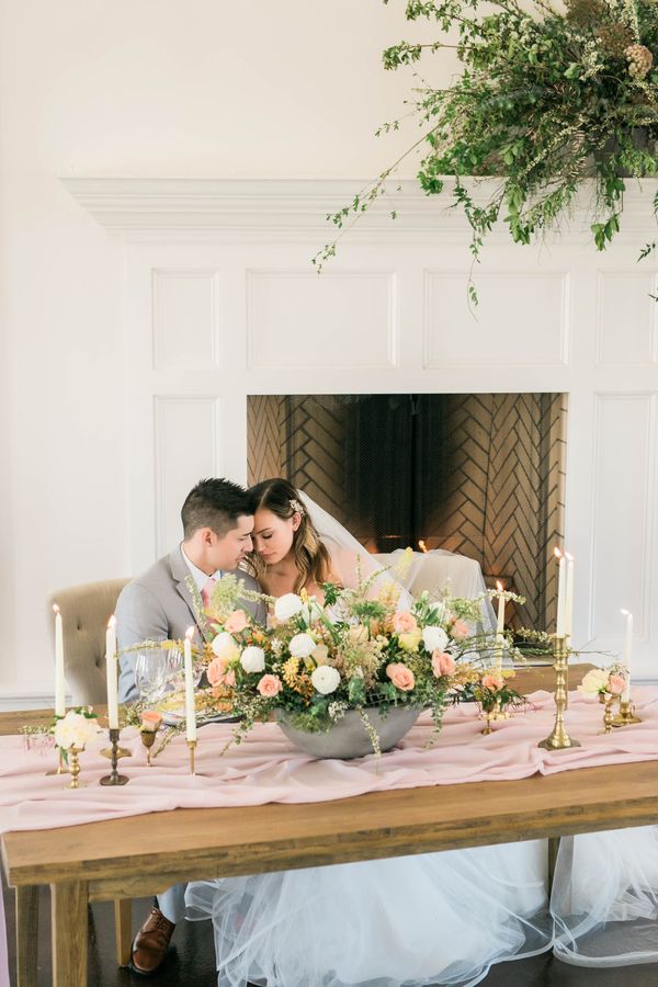 Romance and Pretty Pastels in This Colorado Wedding Inspiration