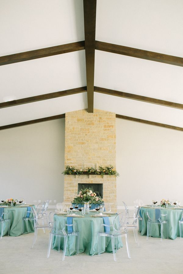 Modern Romantic Wedding Inspo Dressed in Sweet Blues