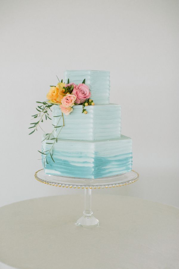 Modern Romantic Wedding Inspo Dressed in Sweet Blues