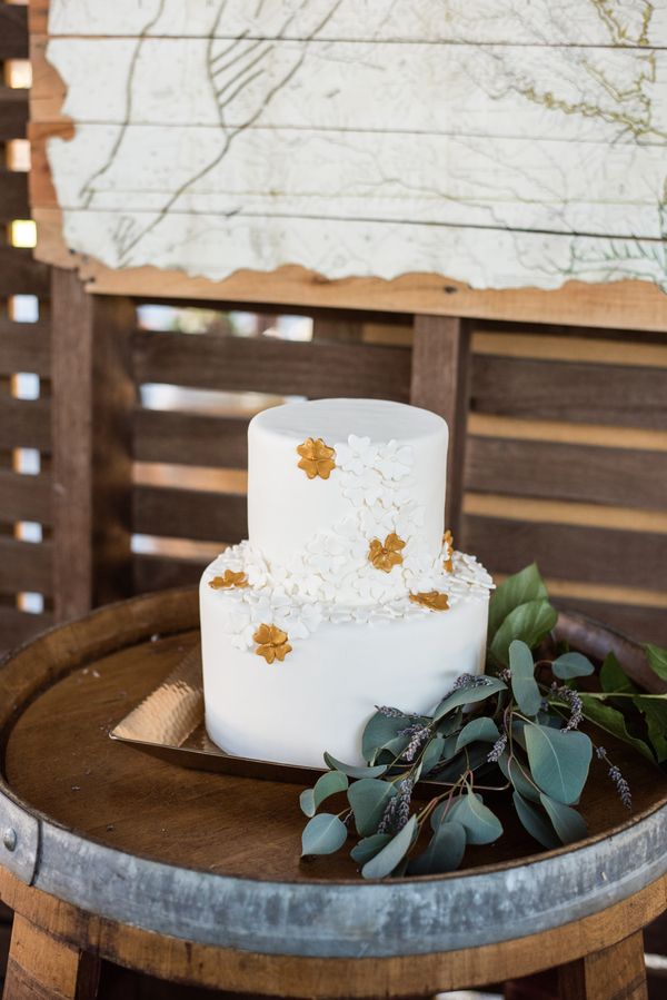 A Rural Irish-Style Wedding with Emerald and Gold