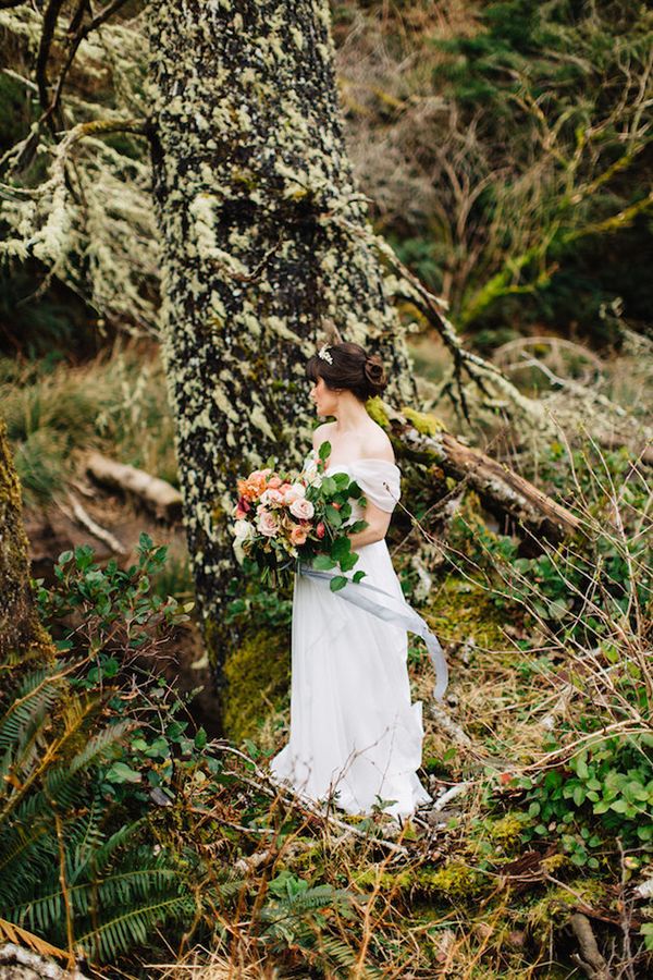 Ethereal Bridal Session Inspo in the Forest