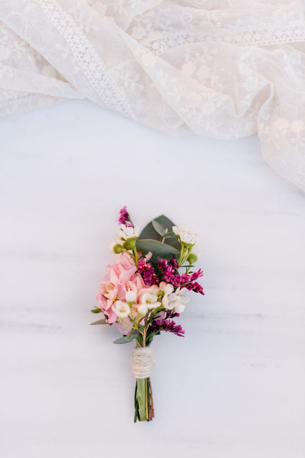 Dreamy Reds and Spanish Romance Wedding Inspiration