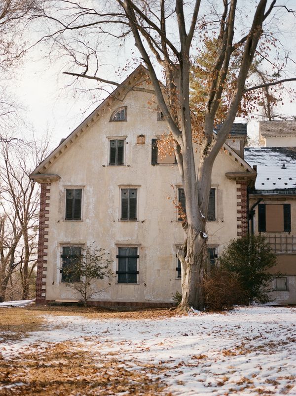  Intimate Winter Elopement Celebrated with Friends