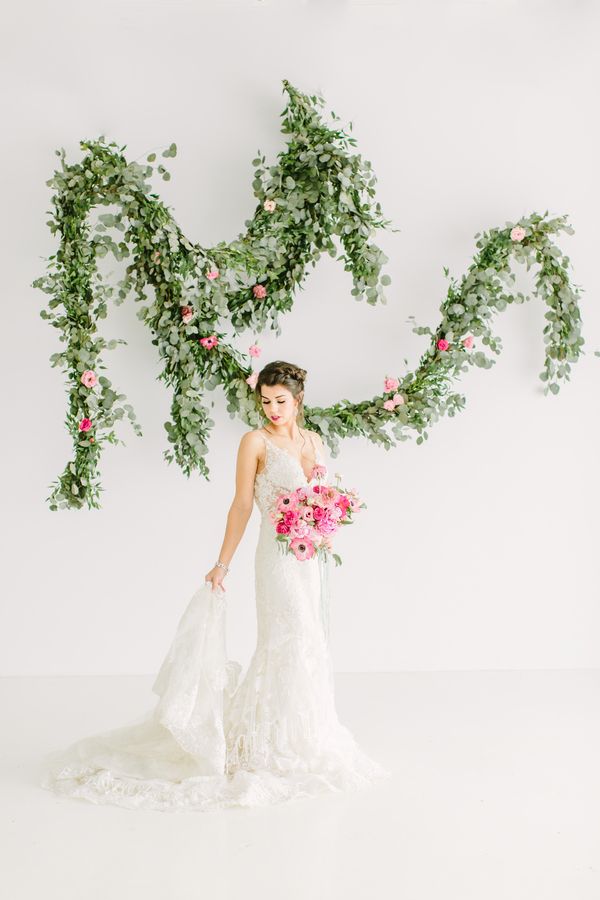  Bridal Inspiration with a Must-See Pink Bouquet