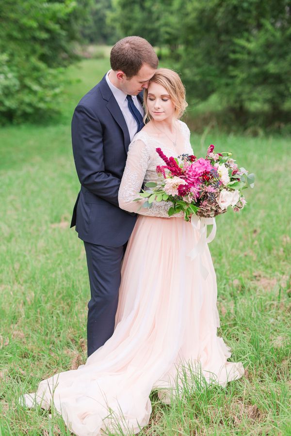  Love in Bloom Wedding Inspiration in the Countryside