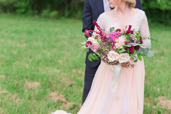  Love in Bloom Wedding Inspiration in the Countryside