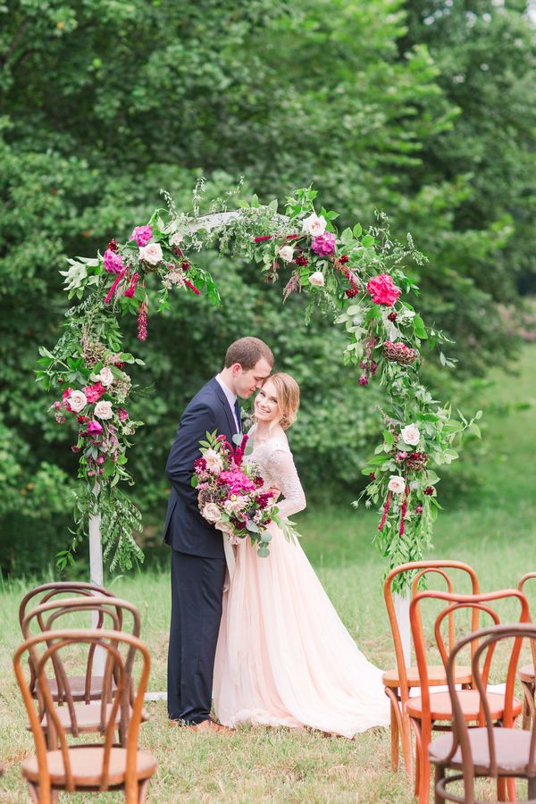  Love in Bloom Wedding Inspiration in the Countryside