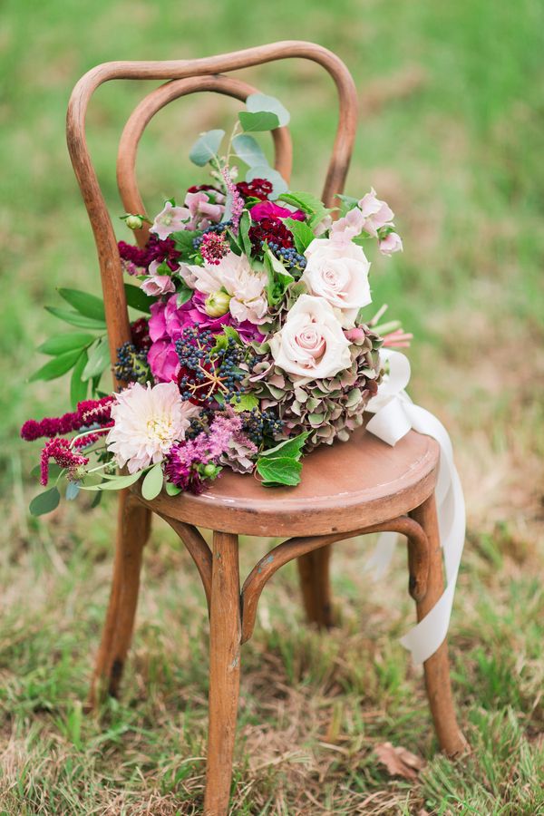  Love in Bloom Wedding Inspiration in the Countryside