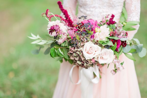  Love in Bloom Wedding Inspiration in the Countryside