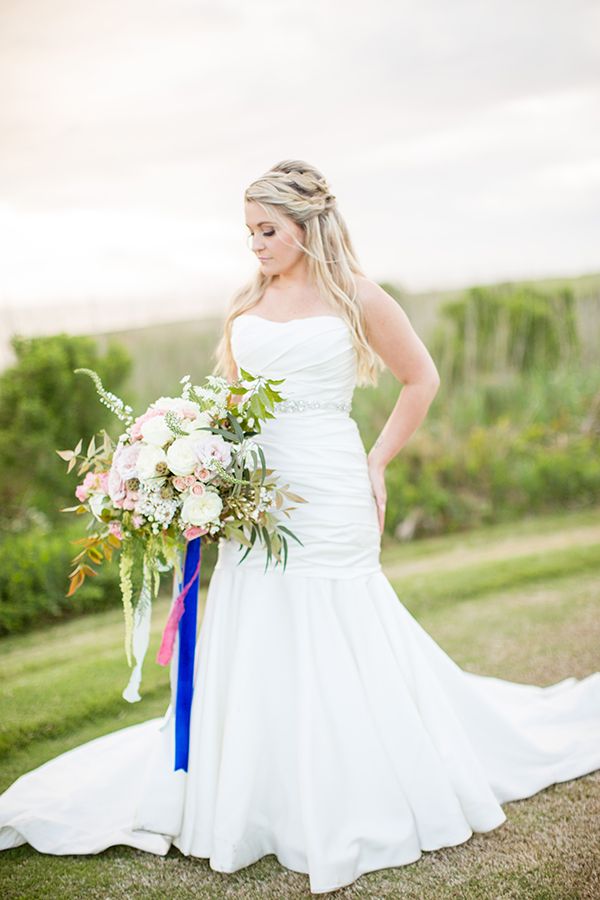  Oceanside Wedding Inspiration with Pops of Cobalt