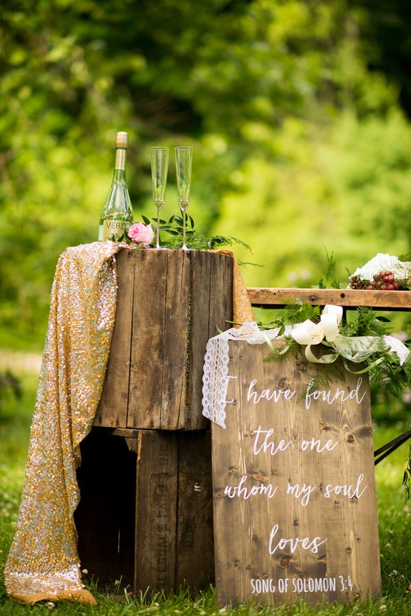 Cheery and Laid-Back Wedding Inspired by Watercolors