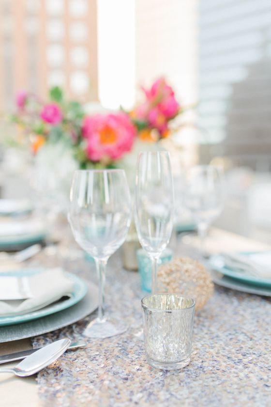 Styled Shoot | Urban Modern Rooftop - to see more: www.theperfectpalette.com - Photo by Allen Tsai Photography, Styled by Keestone Events