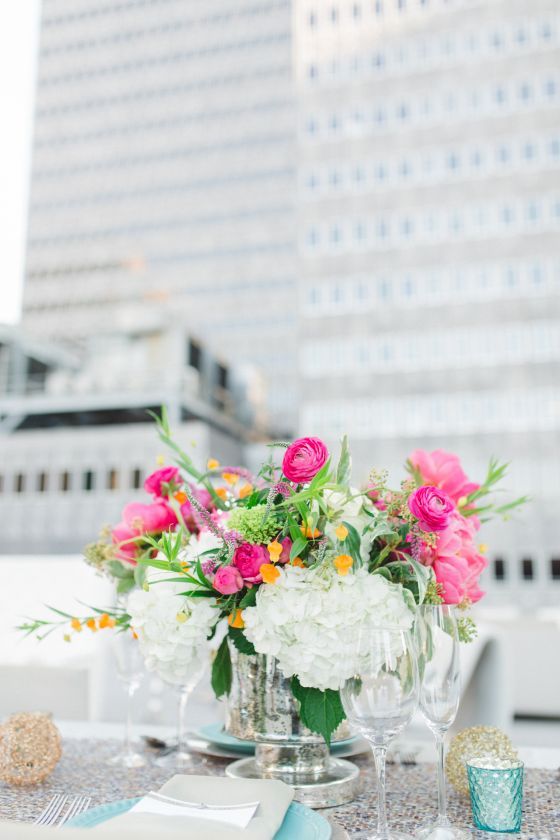  Styled Shoot | Urban Modern Rooftop - to see more: www.theperfectpalette.com - Photo by Allen Tsai Photography, Styled by Keestone Events