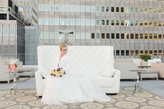 Styled Shoot | Urban Modern Rooftop - to see more: www.theperfectpalette.com - Photo by Allen Tsai Photography, Styled by Keestone Events