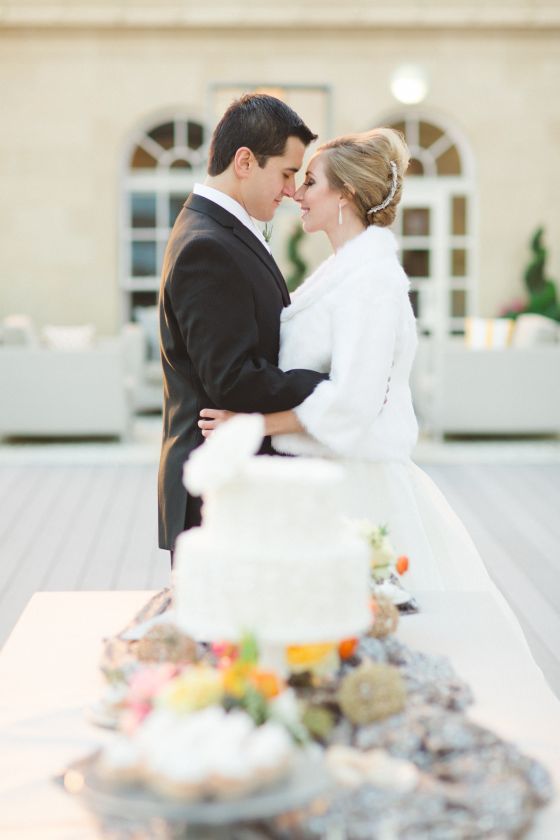 Styled Shoot | Urban Modern Rooftop - to see more: www.theperfectpalette.com - Photo by Allen Tsai Photography, Styled by Keestone Events