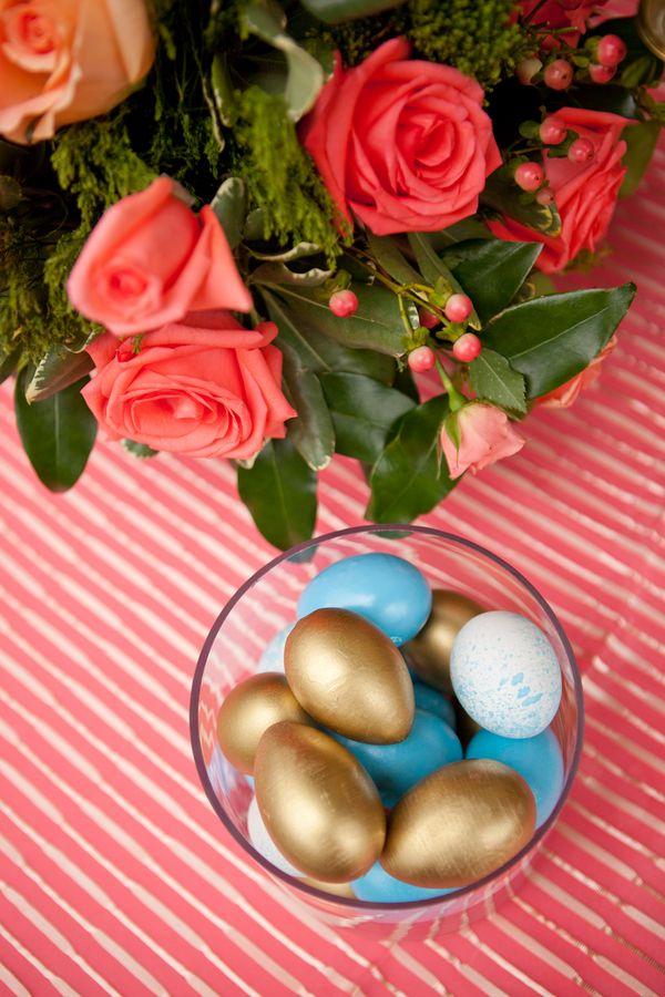 DIY Easter Centerpieces | Coral, Robin's Egg Blue + Gold - www.theperfectpalette.com photo by Danielle Evans Photography