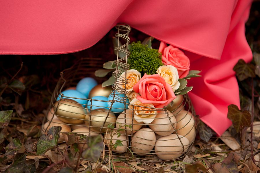 DIY Easter Centerpieces | Coral, Robin's Egg Blue + Gold - www.theperfectpalette.com photo by Danielle Evans Photography