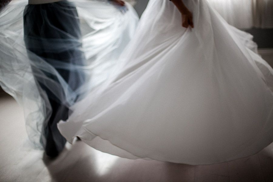 Ink & Ice - Wedding Inspiration Shoot - www.theperfectpalette.com - photo by Mary Claire Photography, Styled by Amber Reverie