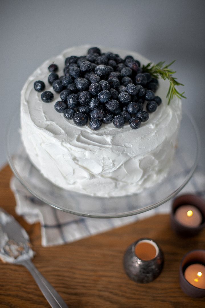 Ink & Ice - Wedding Inspiration Shoot - www.theperfectpalette.com - photo by Mary Claire Photography, Styled by Amber Reverie