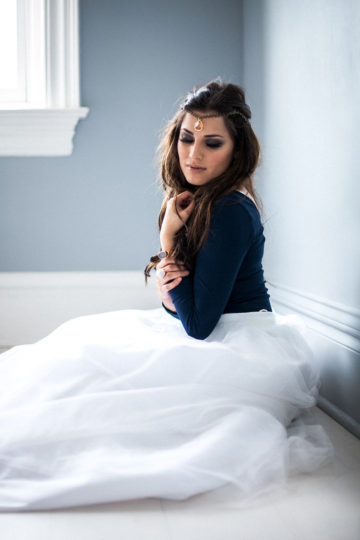 Ink & Ice - Wedding Inspiration Shoot - www.theperfectpalette.com - photo by Mary Claire Photography, Styled by Amber Reverie