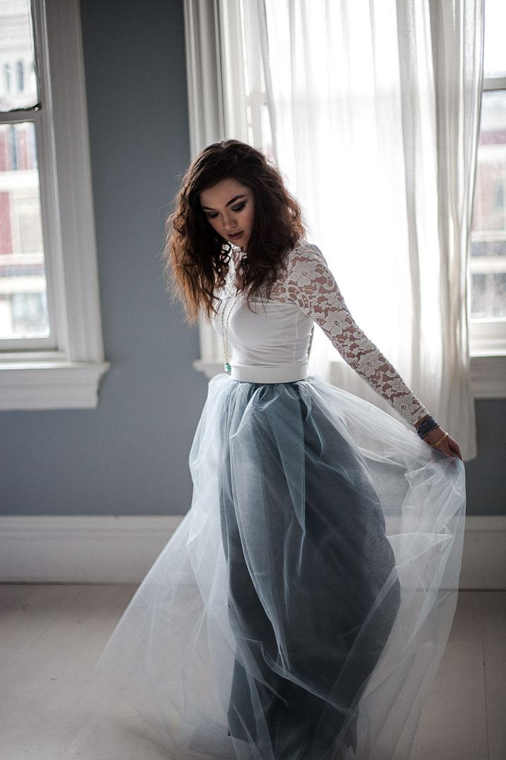Ink & Ice - Wedding Inspiration Shoot - www.theperfectpalette.com - photo by Mary Claire Photography, Styled by Amber Reverie