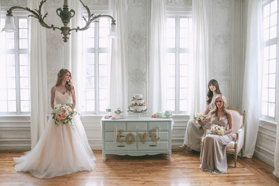 Spring Chateau: A Styled Shoot by Michelle Leo Events - www.theperfectpalette.com - Jacque Lynn Photography