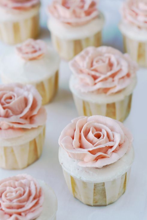 Now Trending: Blush Pink - www.theperfectpalette.com - Vintage Inspired Wedding Ideas