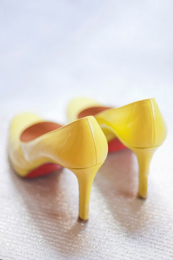 14 Creative Ways to Bring Your Yellow Wedding to Life! - see more at: www.theperfectpalette.com - Color ideas for weddings + parties