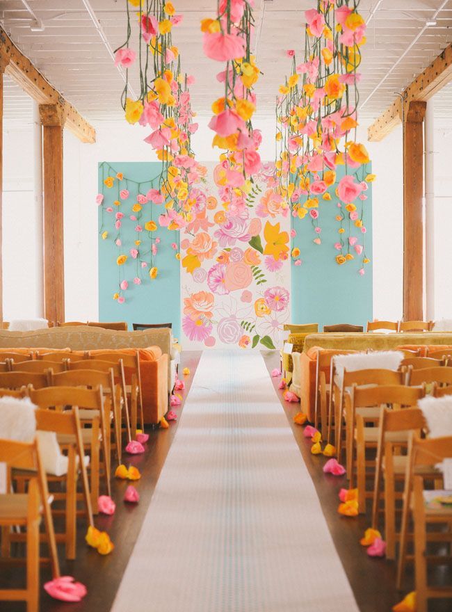 28 Creative Ways to Add Color to Your Wedding! www.theperfectpalette.com - Color Ideas for Weddings + Parties