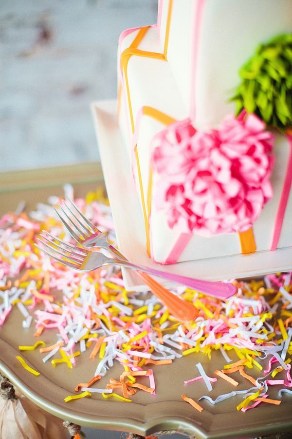 28 Creative Ways to Add Color to Your Wedding! www.theperfectpalette.com - Color Ideas for Weddings + Parties