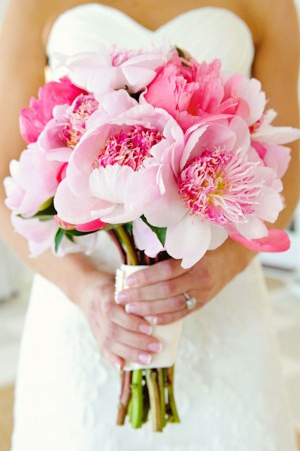 28 Creative Ways to Add Color to Your Wedding! www.theperfectpalette.com - Color Ideas for Weddings + Parties