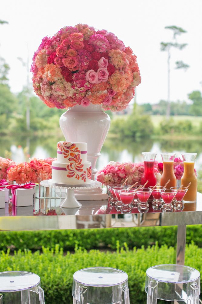 Lush + Lovely Centerpieces: www.theperfectpalette.com Photo by KMI Photography, Floral Design by Fiore Fine Flowers