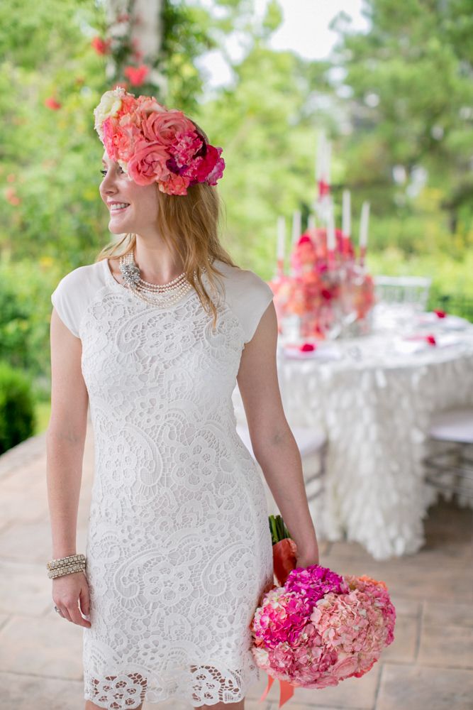 Pretty pops of color: www.theperfectpalette.com Photo by KMI Photography, Floral Design by Fiore Fine Flowers