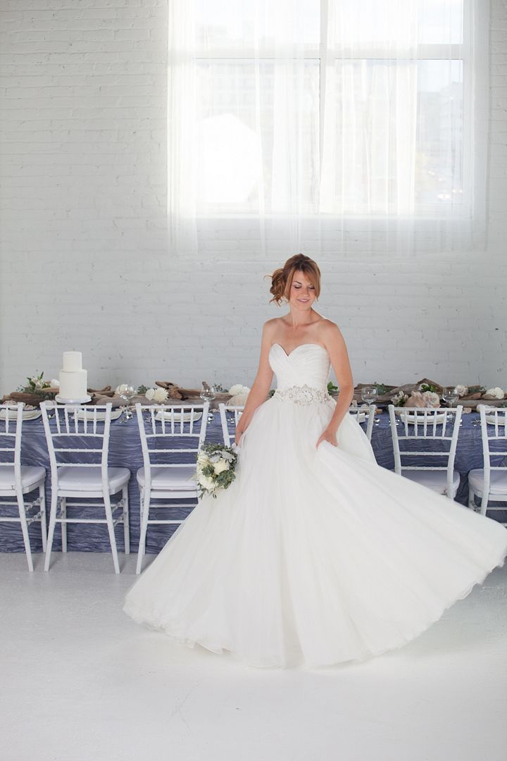 Ocean Chic: Styled Pretty - www.theperfectpalette.com - Color Ideas for Weddings + Parties