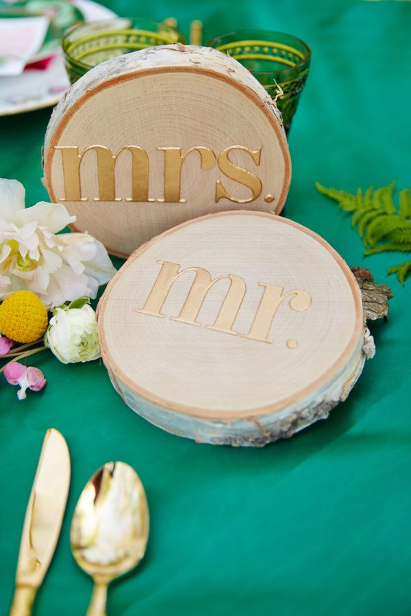 Mr. & Mrs: Fuchsia Meets Emerald Green - Wojoimage Photography www.theperfectpalette.com Styled by Heartily Wed