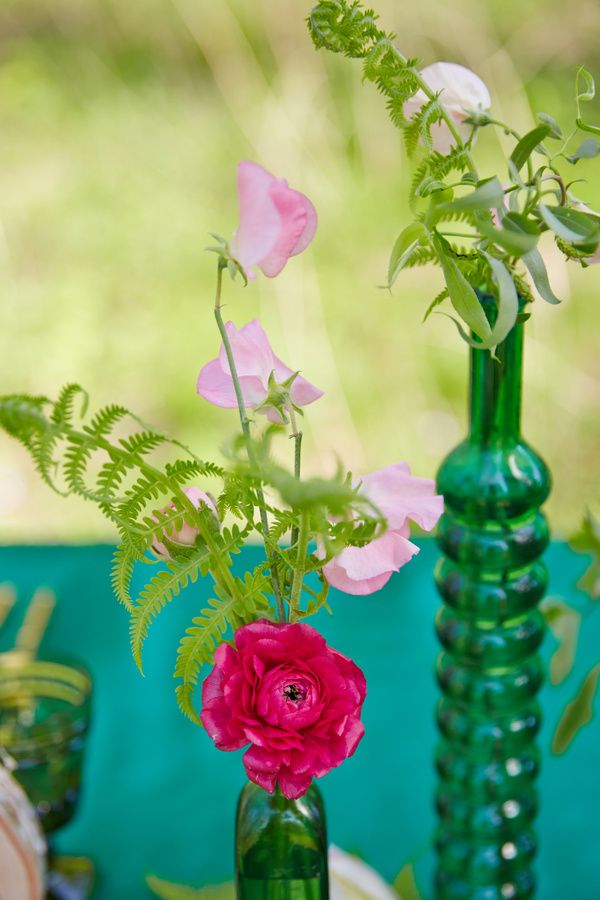 Bright Flamingos + Exotic Palms: Fuchsia Meets Emerald Green - Wojoimage Photography www.theperfectpalette.com Styled by Heartily Wed