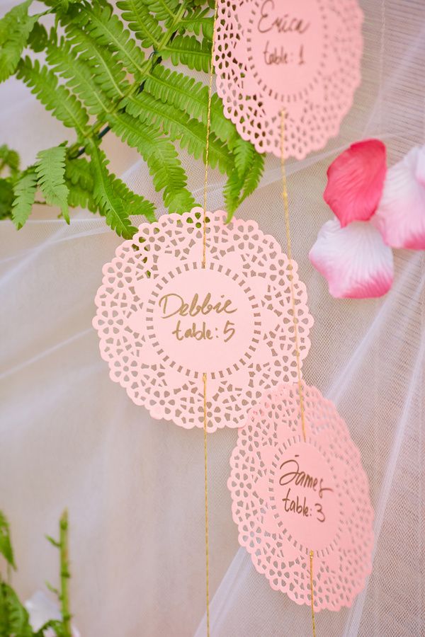 Table Seating Idea: Fuchsia Meets Emerald Green - Wojoimage Photography www.theperfectpalette.com Styled by Heartily Wed